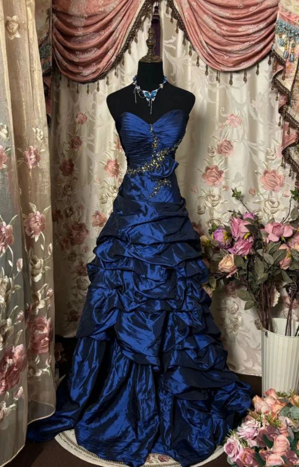NiceVestidos-Royal Blue Satin Beaded Strapless Sleeveless Floor-Length Vintage Court Gown NV6196