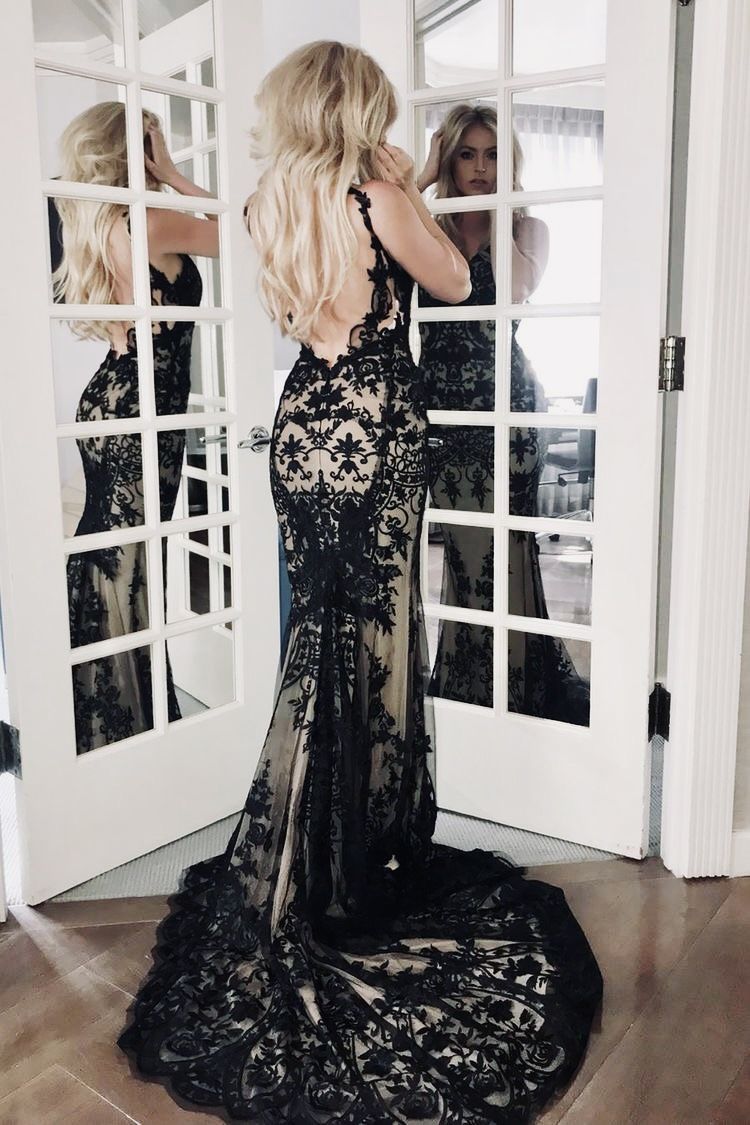 Robe de mariée sexy style gothique à fines bretelles en dentelle | Robe longue sirène en tulle noir et nude pour soirée de gala, tapis rouge ou événement rétro NV6264