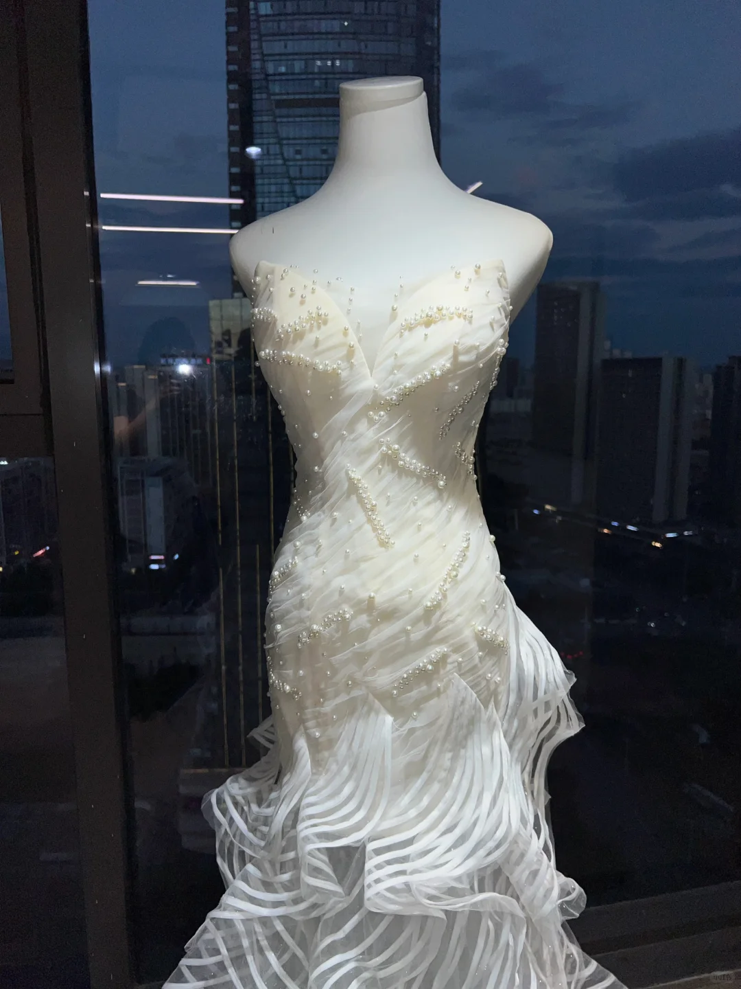 Ivory Strapless Mermaid Evening Gown Hand Pearl Beading Striped Sheer Tulle Tiered Ruffle Long Prom Dress NV7011