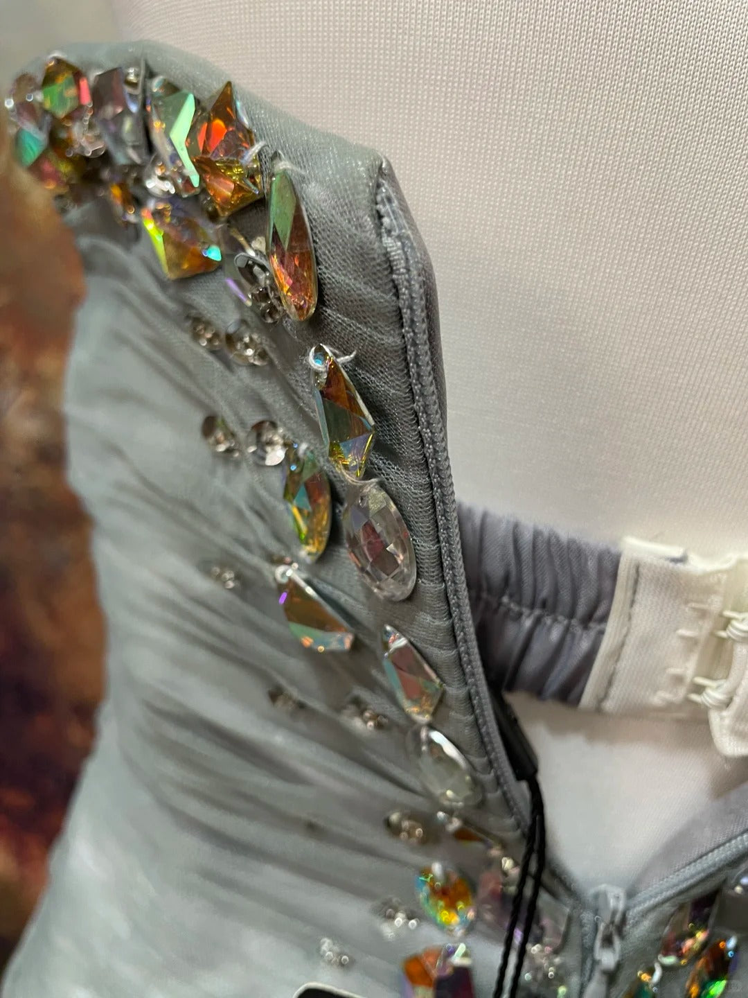 Silver Grey Vintage Elegant Exquisite Gem Beaded Long Tulle Ball Gown Evening Dress Prom Dress nv4079