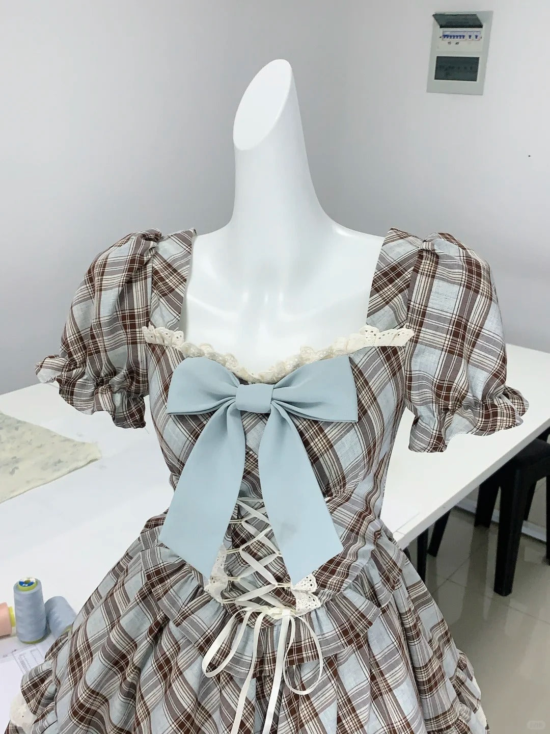 NiceVestidos--💕Blue retro homecoming dress with hazelnut latte plaid lace collar, bow tie, V-shaped lace waist and tie-backs. American retro tutu skirt plaid pattern, millennial sweet and elegant. NV5667