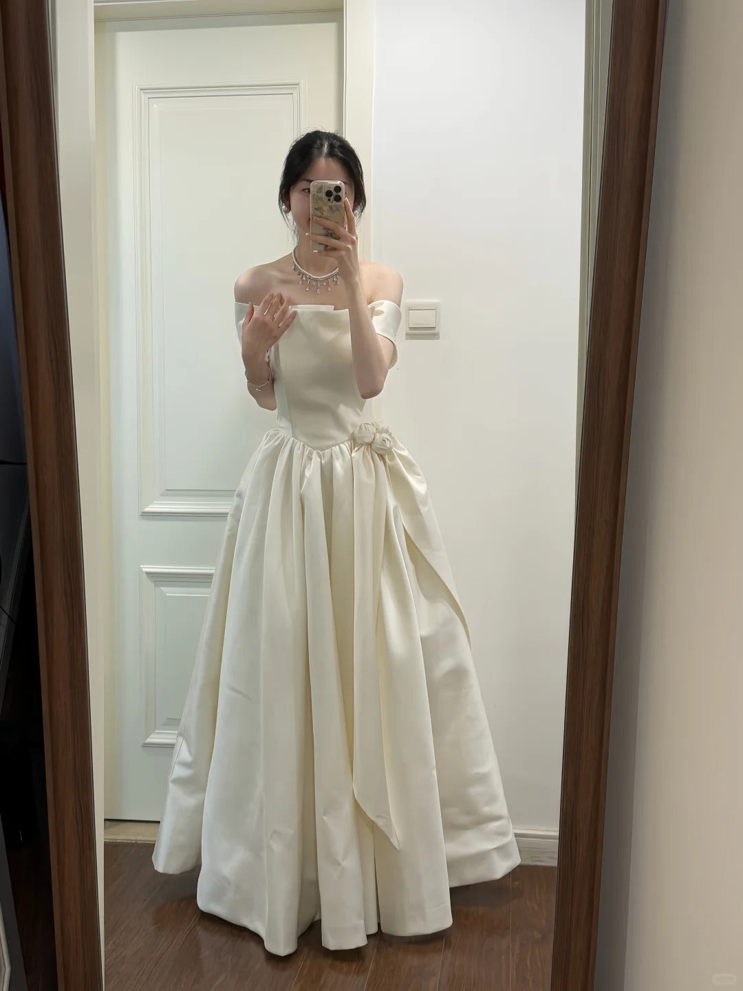 Ivory White Simple Elegant Long Satin Ball Gown Evening Dress Wedding Dress nv4155