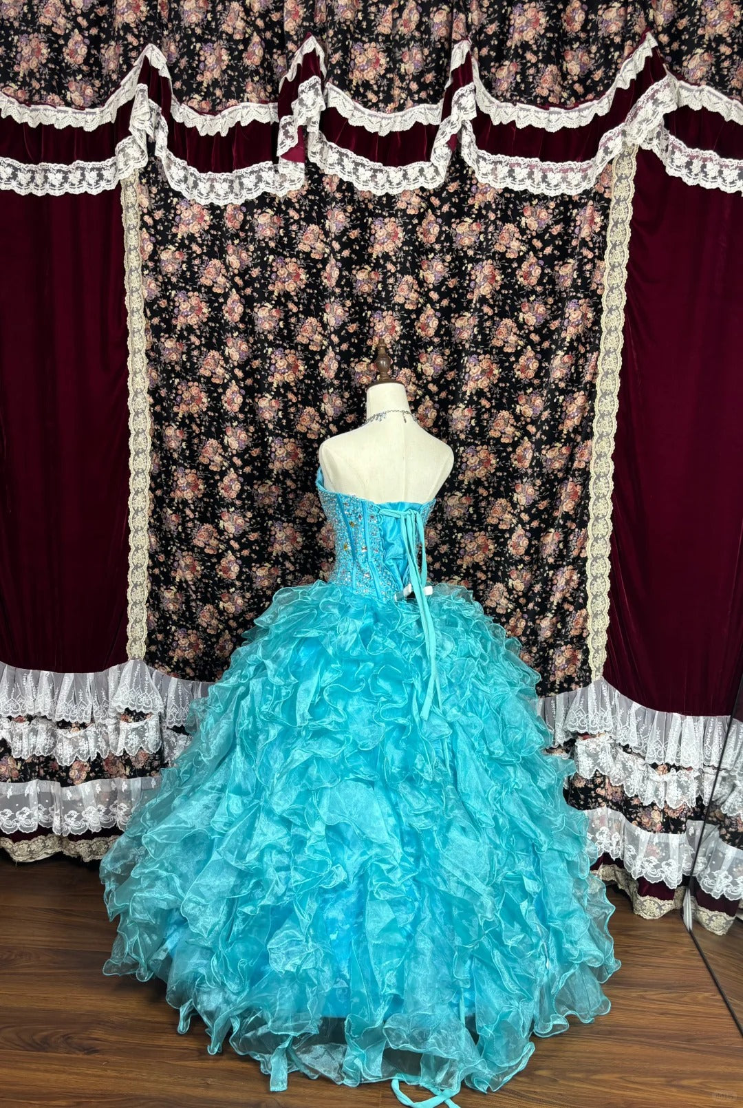 Blue Elegant and Exquisite Long Floor-length Ball Gown Evening Wedding Dress nv4176