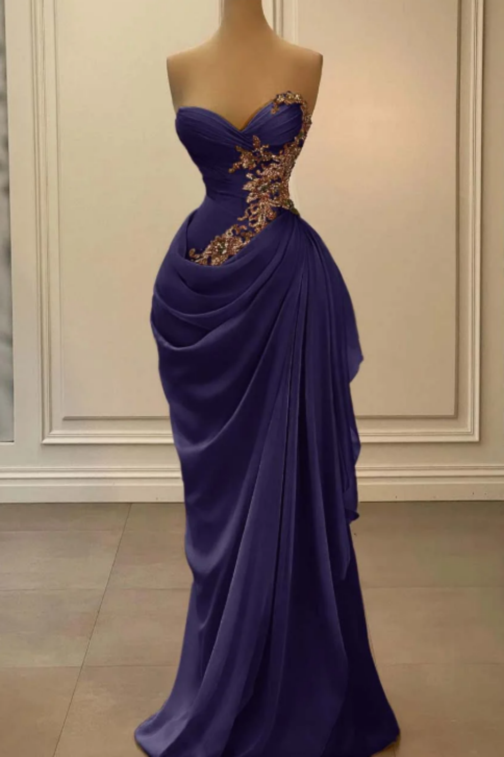 Burgunderfarbenes, langes Samtkleid mit zarter Perlenstickerei NV6687