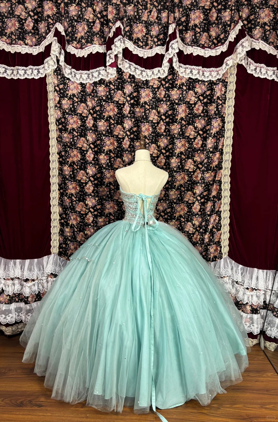 Mintgrünes, perlenbesetztes, langes Ballkleid im Prinzessinnen-Stil aus Tüll, Abendkleid für Quinceanera, NV4648