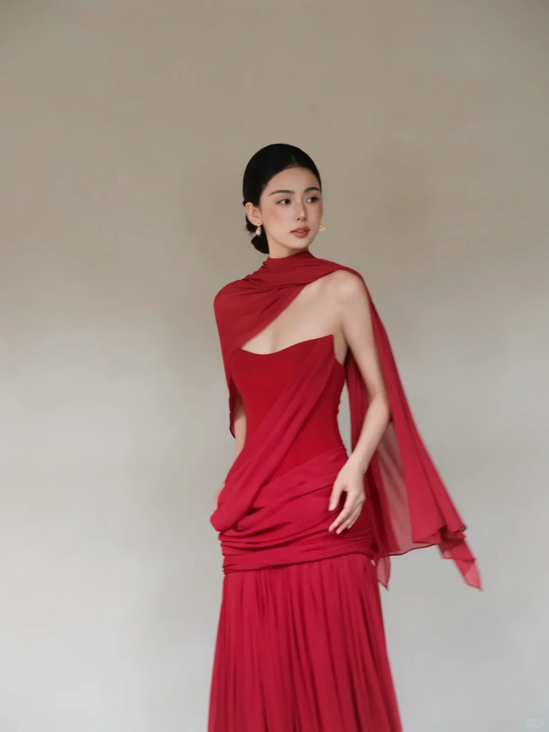 Burgundy One Shoulder Draped Chiffon Pleated Evening Gown with Cape NV7188