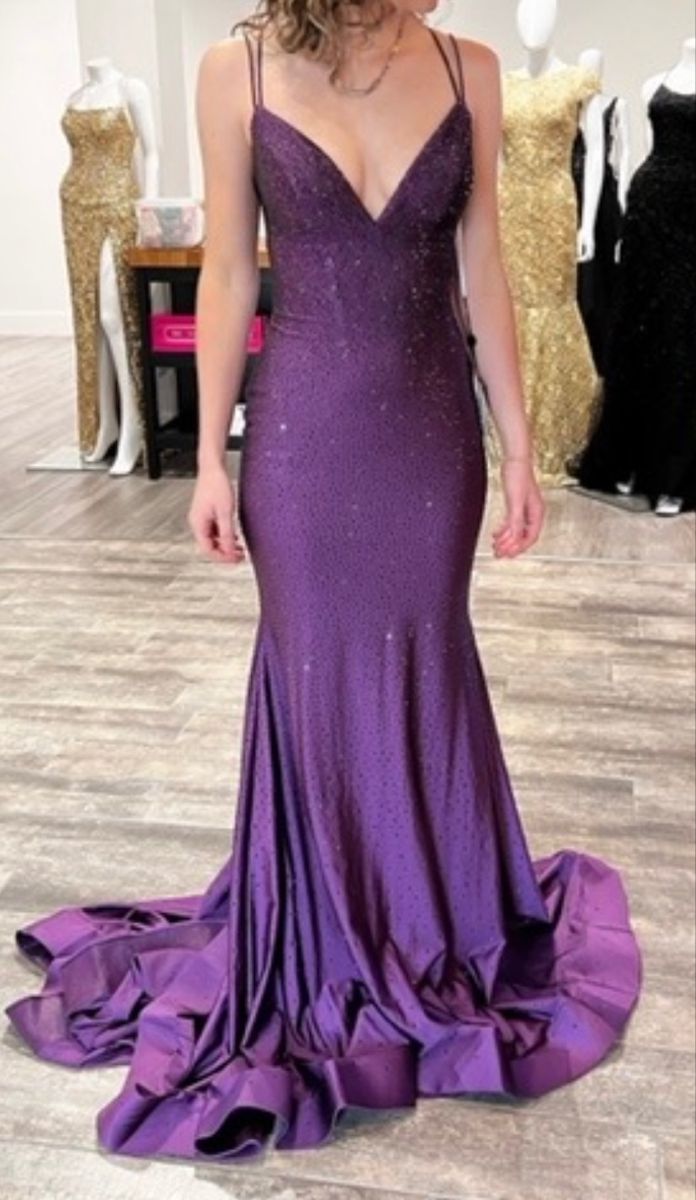 Robe de soirée longue violette à bretelles spaghetti et paillettes brillantes nv2974