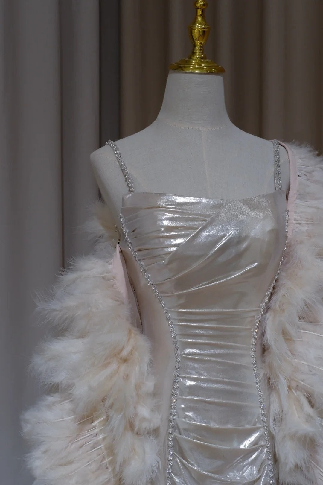 NiceVestidos (châle en plumes non inclus) : robe de bal longue, élégante et scintillante, robe de soirée NV5991