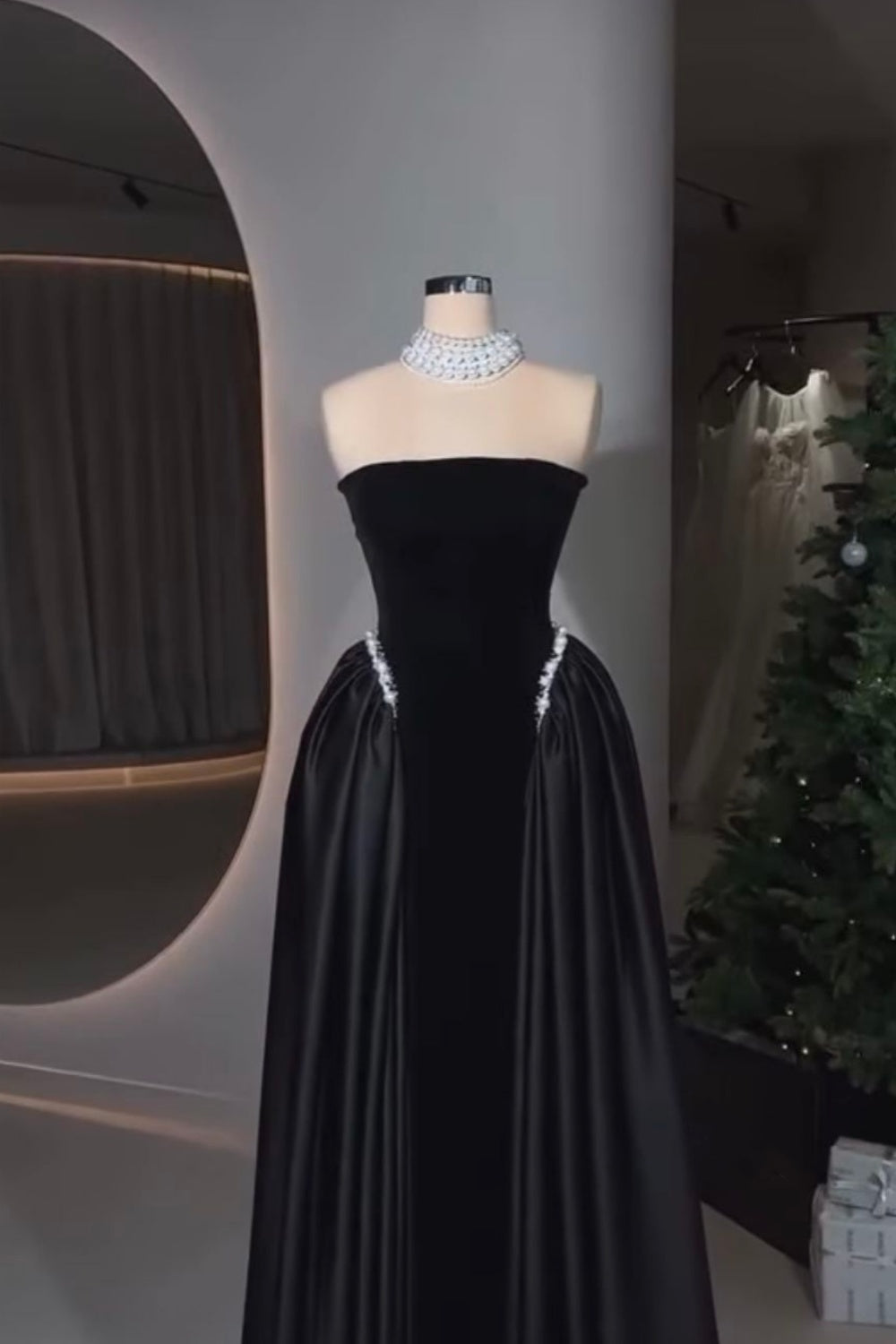 NiceVestidos--Cream Colored /black Pearl Decorated Halter Prom Dress NV5761