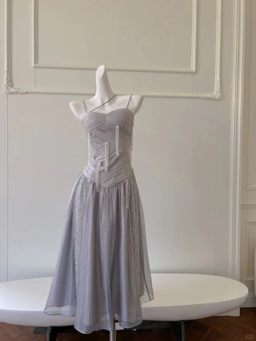 NiceVestidos - Robe de bal longue en tulle à franges et sequins, gris argenté scintillant, coupe trapèze, col licou, NV5950