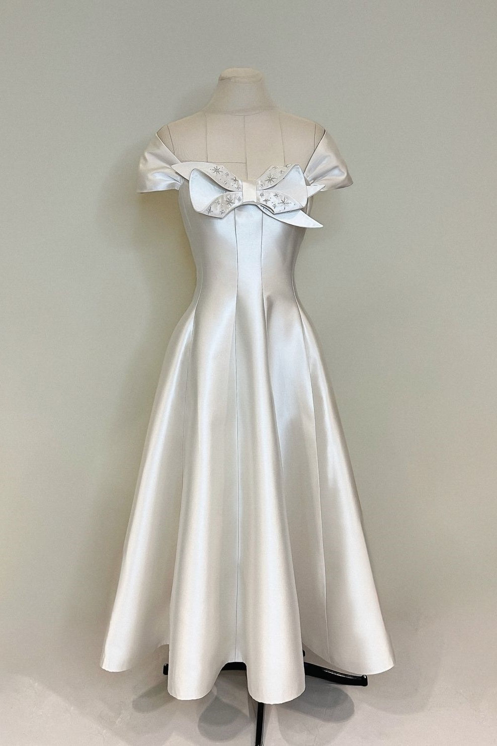 NiceVestidos-_White satin long dress NV6003