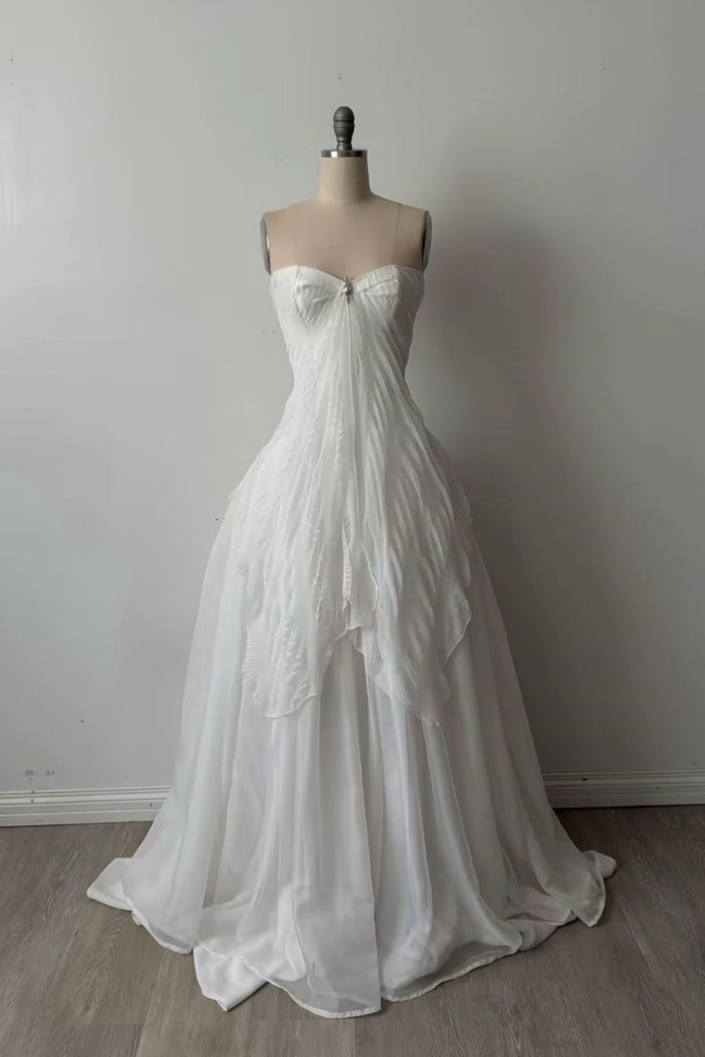 NiceVestidos - Robe de mariée bustier en tulle féerique haut de gamme, robe de bal à volants en forme de cœur ornée de cristaux pour un mariage bohème et féérique NV5892