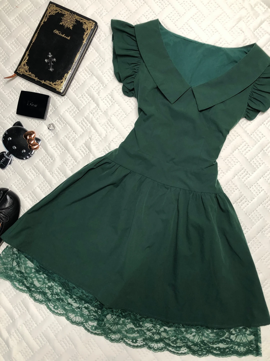 Dark Green Short Homecoming Dress Lapel V Neck Flutter Sleeve A-Line Lace Hem Vintage Cocktail Gown NV6919