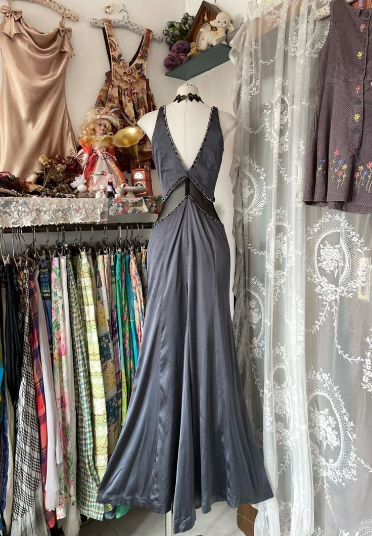 Robe de soirée sirène grise élégante et vintage, col licou, longue, coupe ajustée, en satin, robe de bal, robe de soirée, nv3912