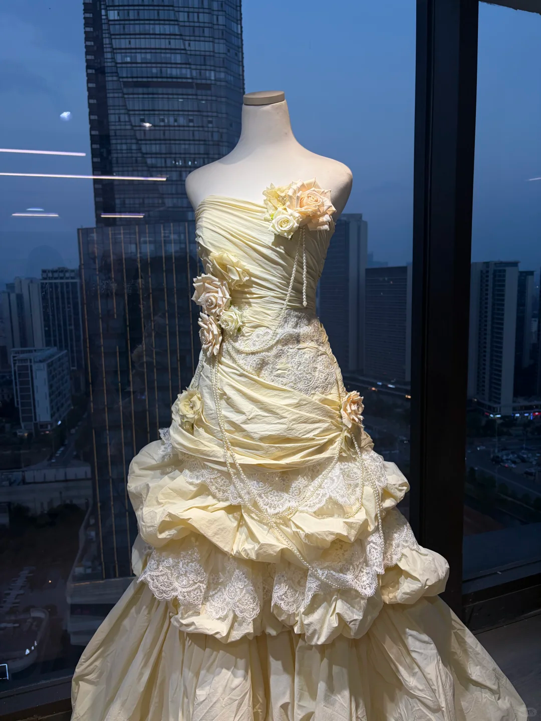 Strapless Cream Yellow Vintage Ball Gown 3D Rose Pearl Chain Lace Tiered Bubble Ruffle Prom Dress NV7030