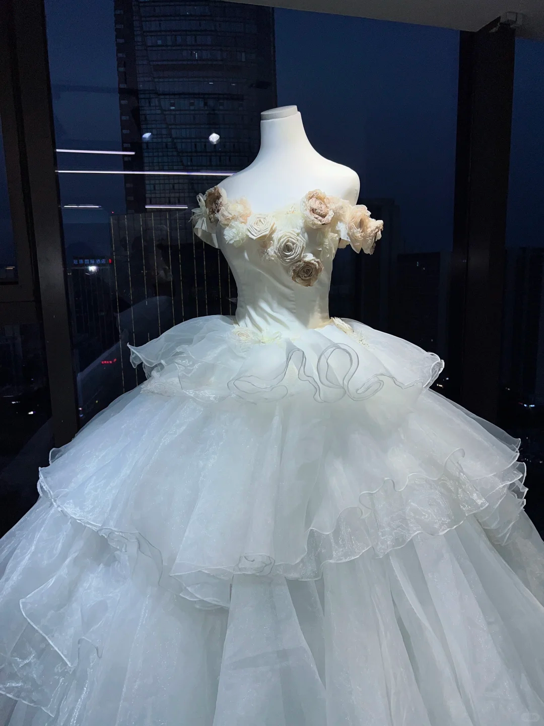 White Off Shoulder Princess Evening Gown 3D Flowers Tiered Ruffle Shimmer Organza Long Prom Dress NV7016