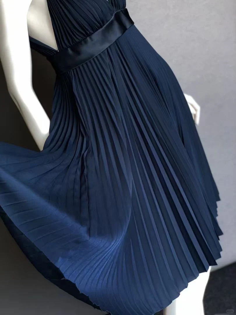 Marineblaues, kurzes, modisches, plissiertes Satin-Heimkehrkleid, Geburtstagskleid, NV5142