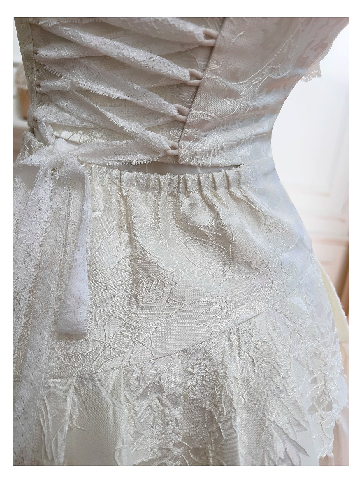 NiceVestidos-Homecoming Dress Apricot Waist Slimming Mid-Length Elegant Halterneck Backless Dress nv5552