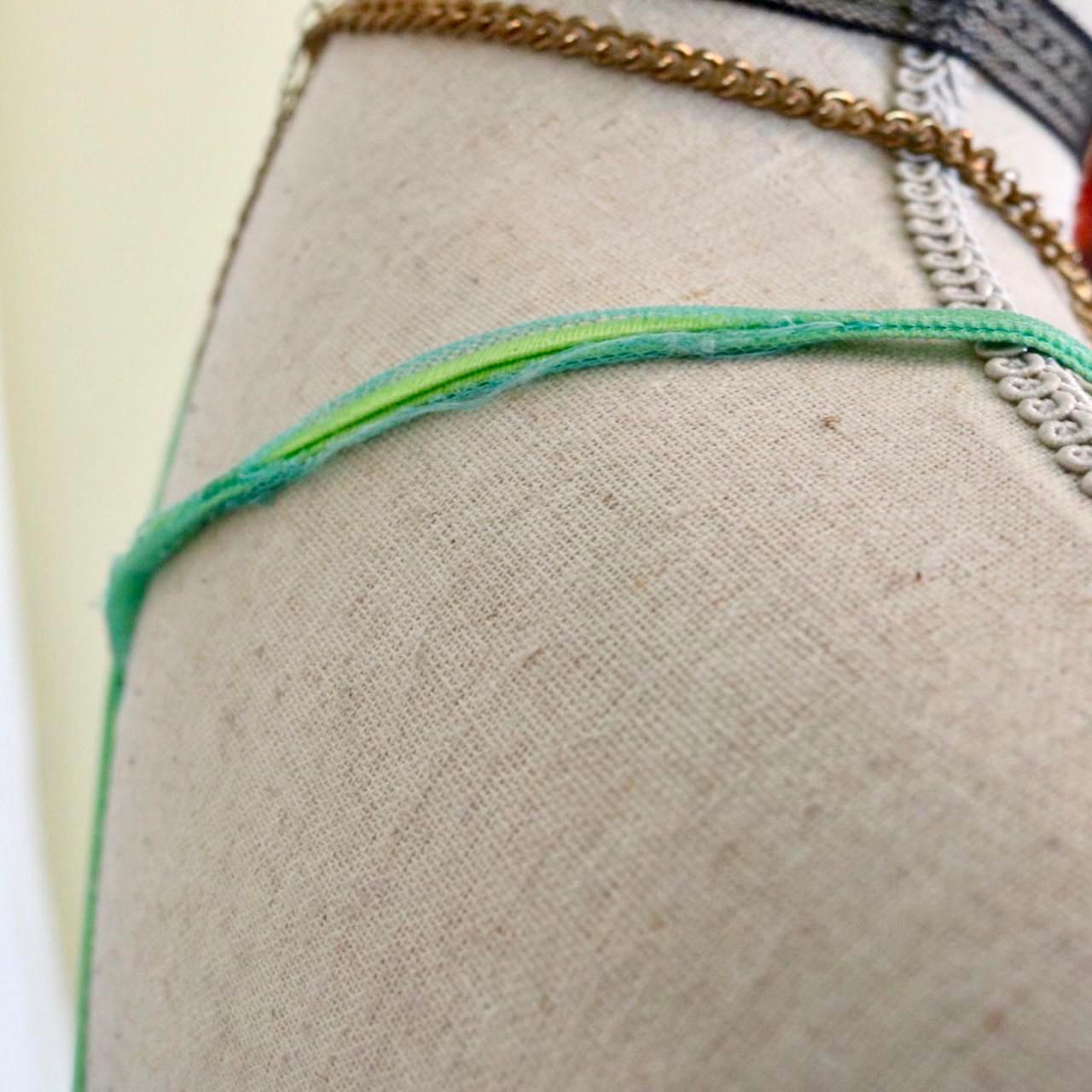 Robe de bal sirène longue en tulle vert vintage unique et perlée nv4988