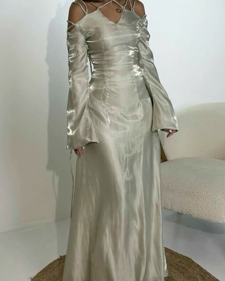 Robe de soirée longue en satin à bretelles simples et élégantes vertes et argentées nv2660
