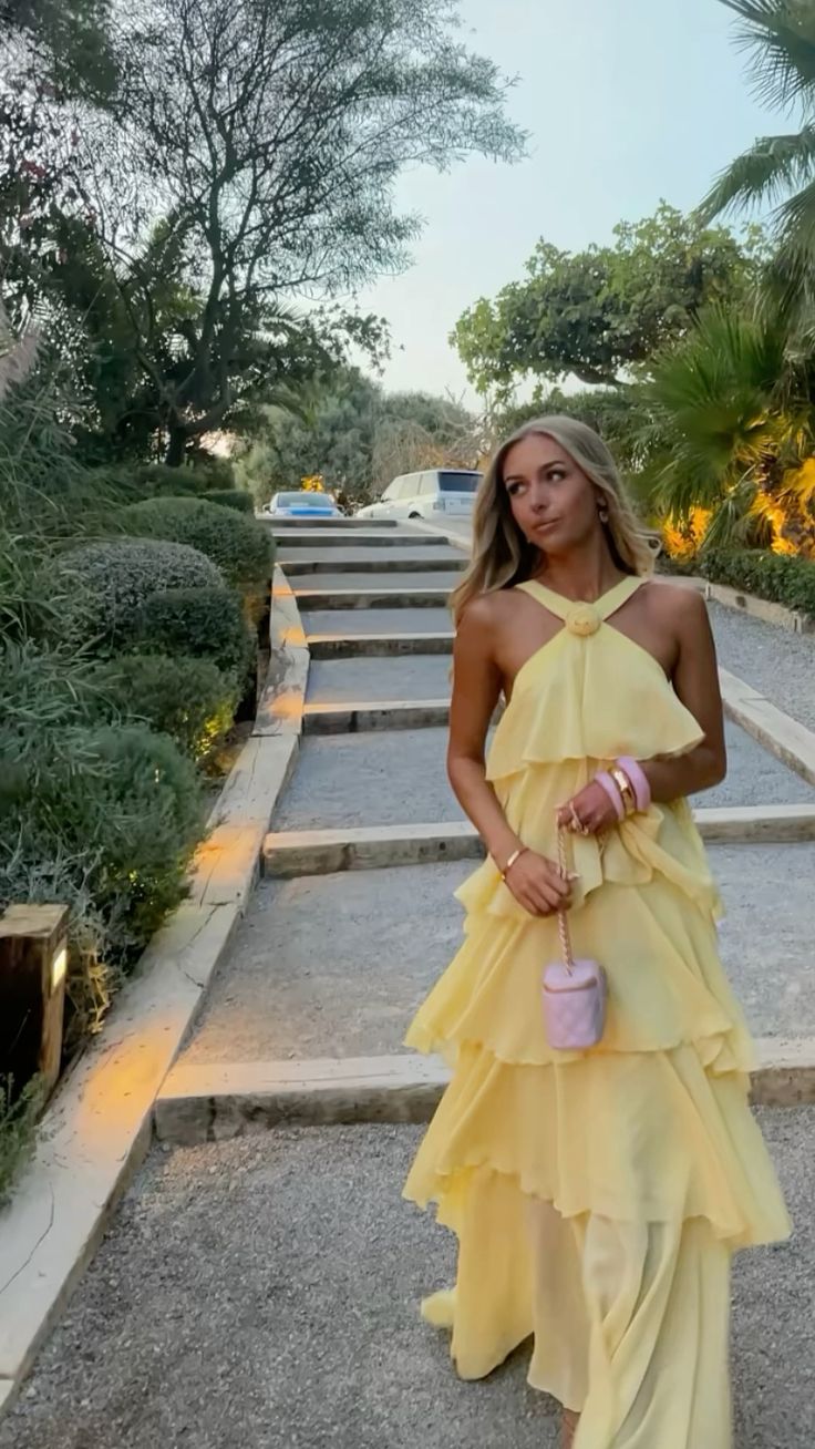 💛Robe de bal longue en mousseline de soie jaune à bretelles nv5198