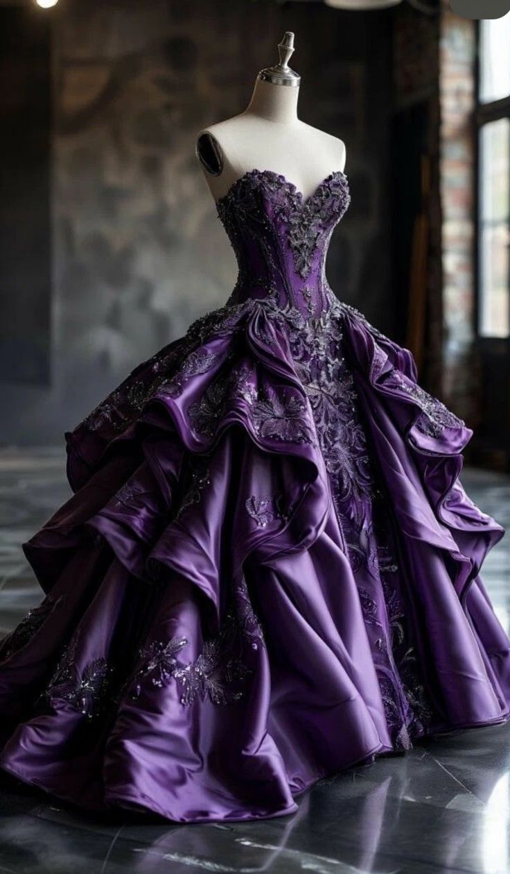 Luxurious And Exquisite Long Ball Gown NV6502