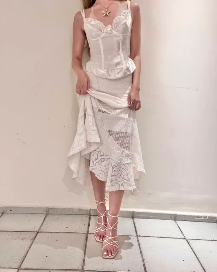 Elfenbeinweißes Herzausschnitt-Elegantes, modisches langes Vintage-Spitzen-Heimkehrkleid, Ballkleid, Abendkleid, Partykleid, nv4164