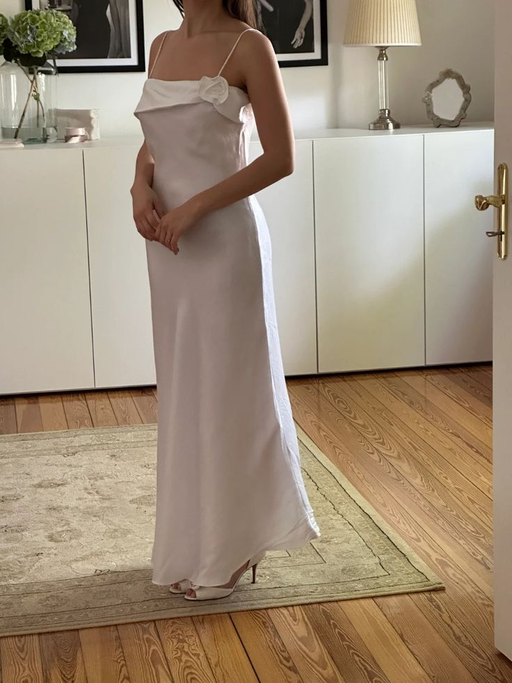 White solid color fashion elegant long satin wedding bridesmaid dresses guest party dresses prom dresses evening dresses ball gowns nv3935