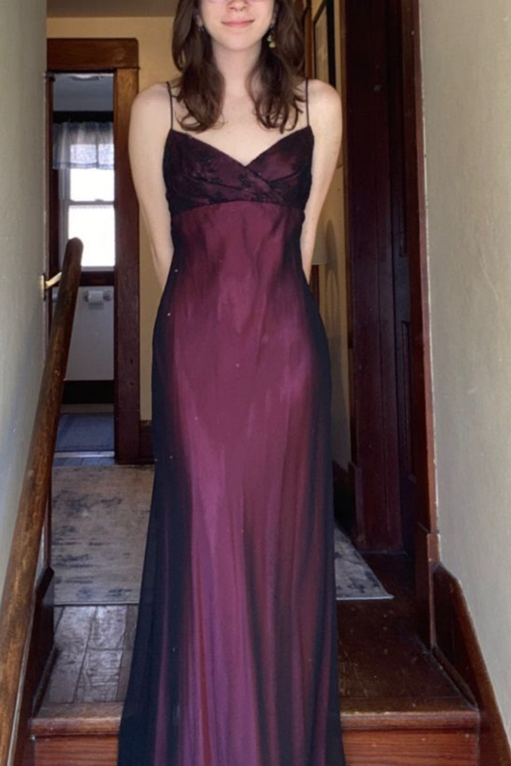 NiceVestidos – Verträumtes, bodenlanges Abendkleid im Party-Stil, Lila – Schwarz, Spaghettiträger, Farbverlauf, Seidig, NV5800