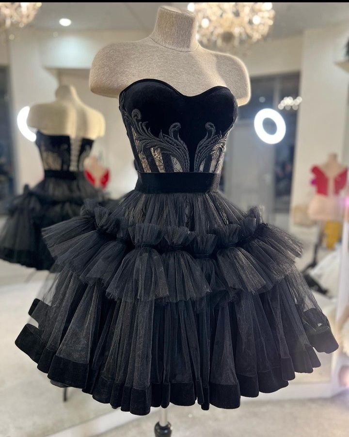 Robe de soirée courte en tulle bleu à décolleté en cœur nv3208