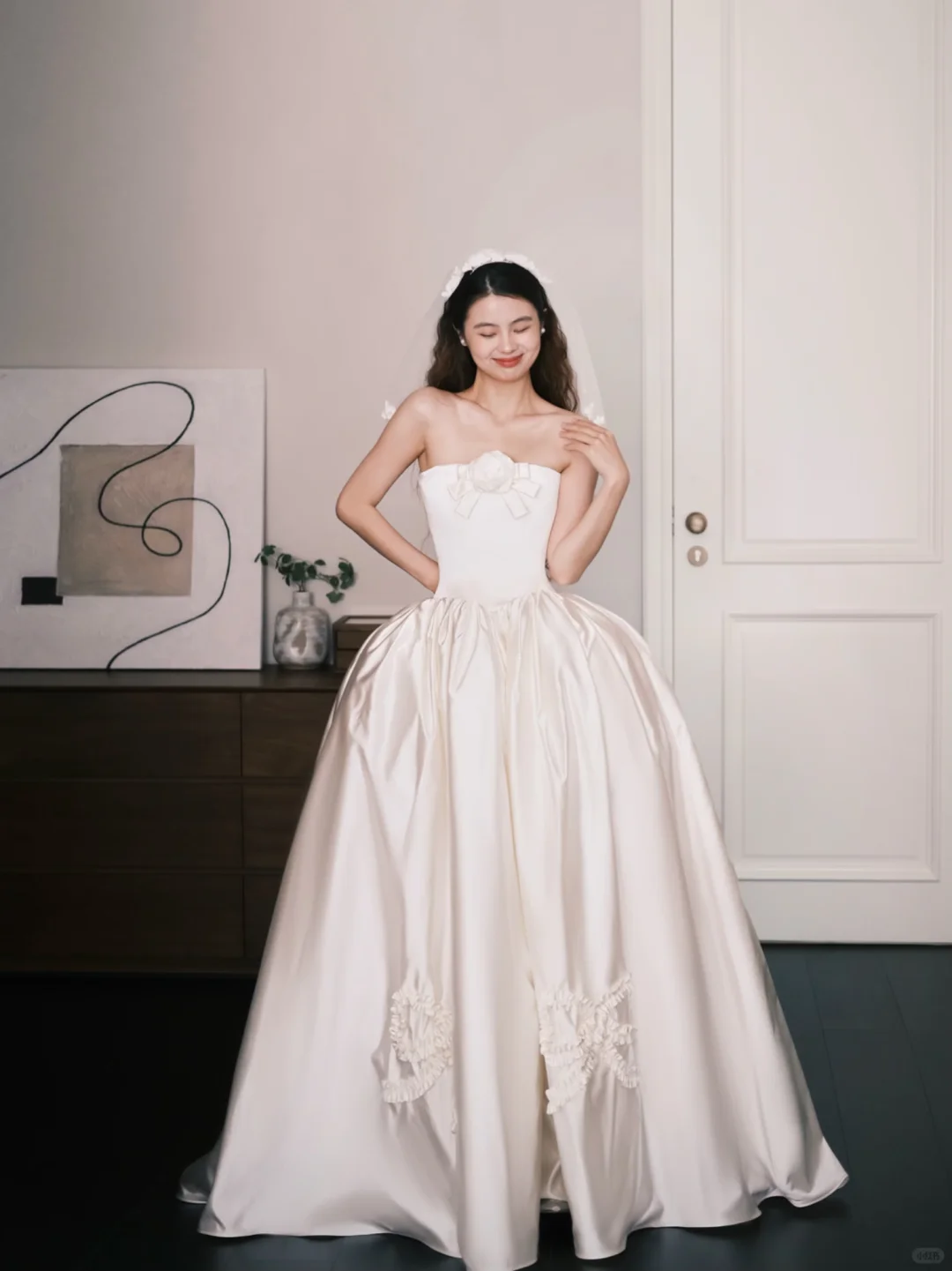 Strapless Satin Princess Ballgown Wedding Dress with 3D Bow Flower NV7369