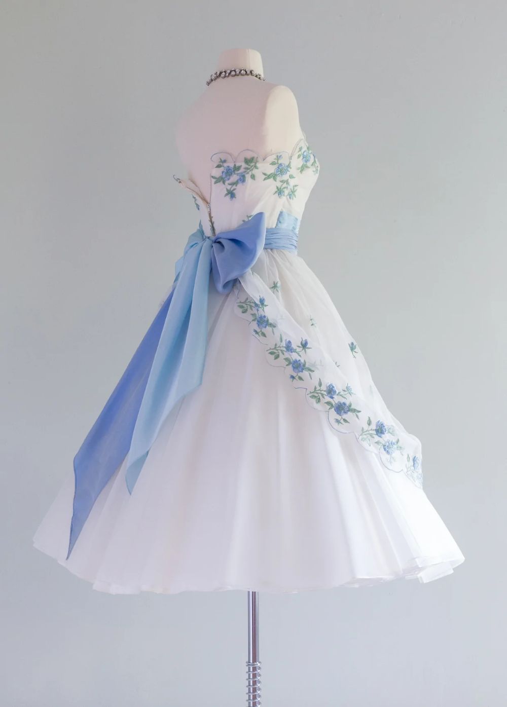 NiceVestidos-Sweet And Elegant Short Homecoming Dress Birthday Dress nv5522