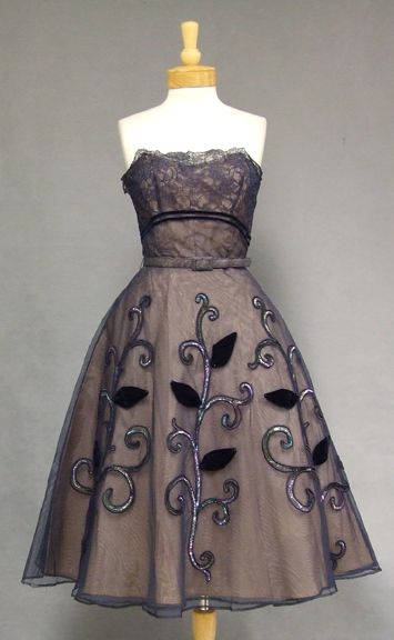 NiceVestidos – Ärmelloses, dunkelviolettes, besticktes A-Linien-Abendkleid in Midilänge, NV5780