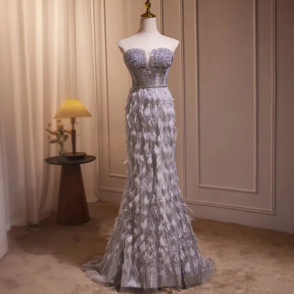 Robe de soirée longue sirène en tulle pailleté à épaules dénudées avec plumes perlées nv2048