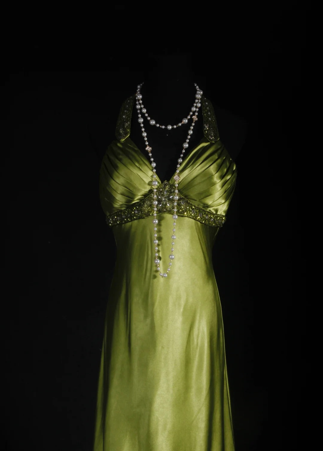 Grünes Vintage Elegantes Exquisites Perlenbesetztes Langes Satin Bodenlange Schleppe Ballkleid Abendkleid Partykleid nv4121