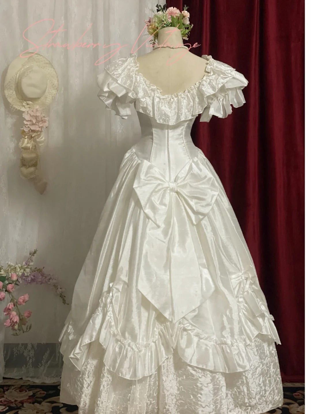 Elegantes, langes Ballkleid im Vintage-Stil für die Hochzeit im Prinzessinnenstil. NV5080