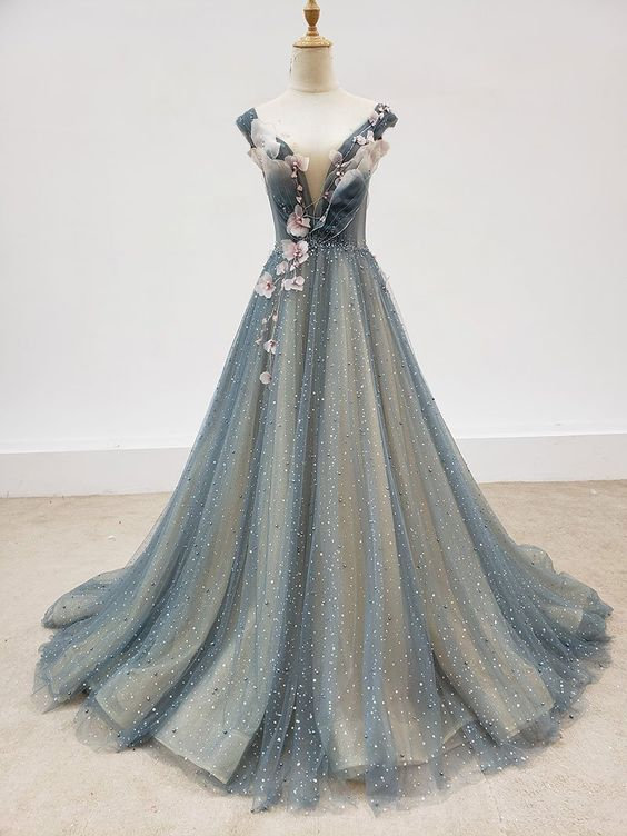 Robe de soirée en tulle vert clair à décolleté en V avec de jolies fleurs et perles nv386