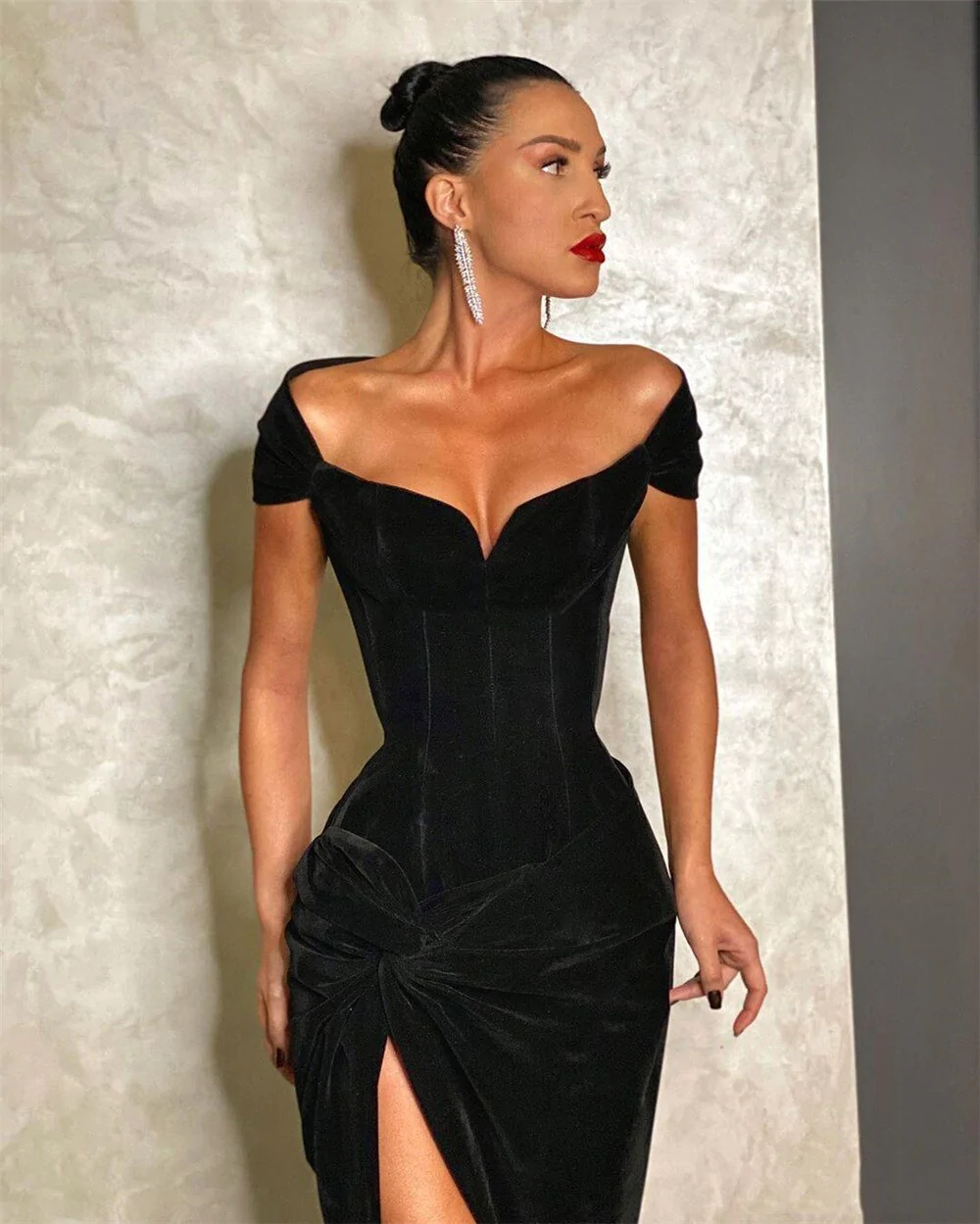 Black Mermaid Velvet Prom Dresses Sexy Pleats High Slit Evening Dress Cap Sleeves Princess Party Gowns Customize nv250