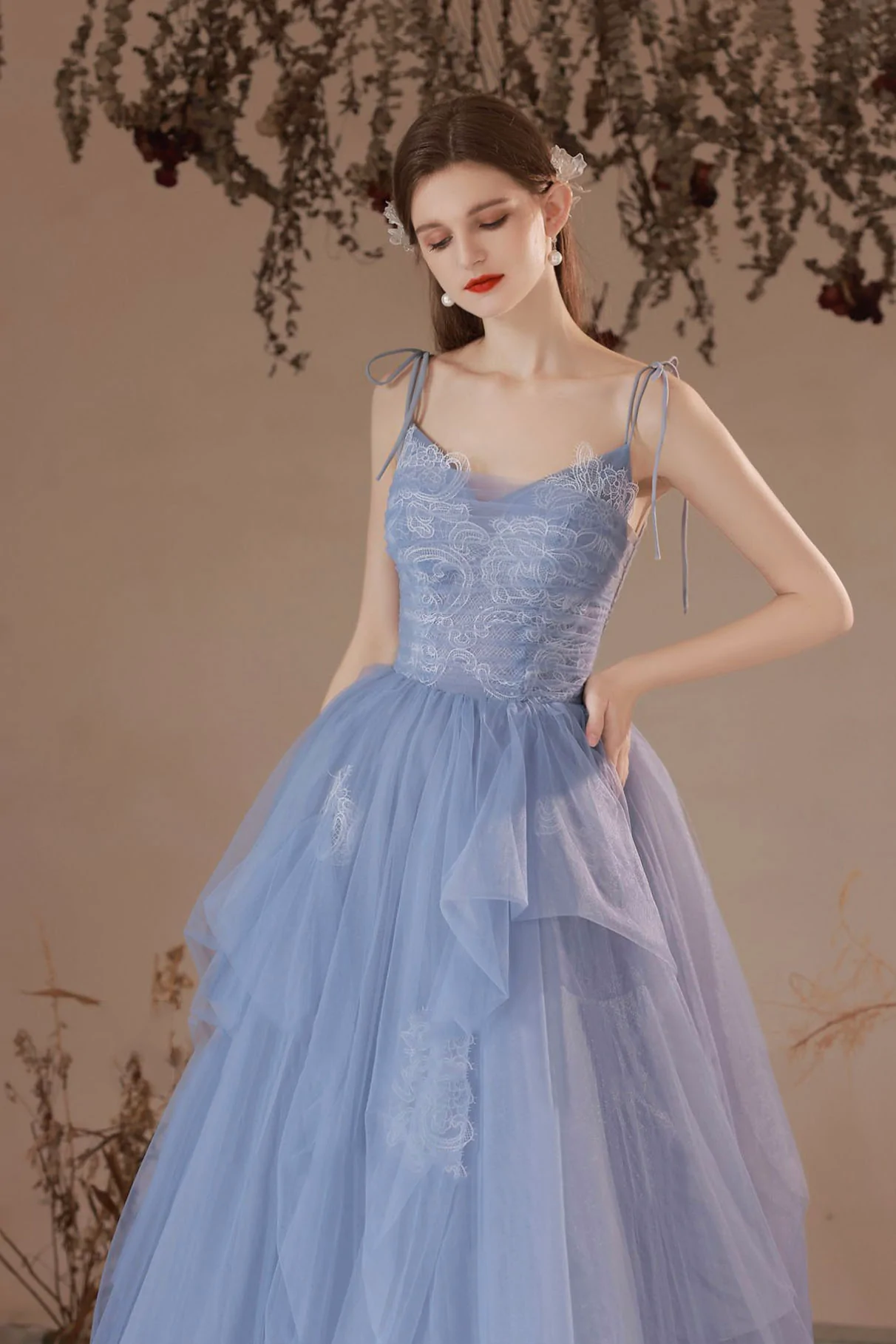 Robe de bal longue en tulle et dentelle bleue à col en V, jolie robe de soirée à bretelles spaghetti nv429