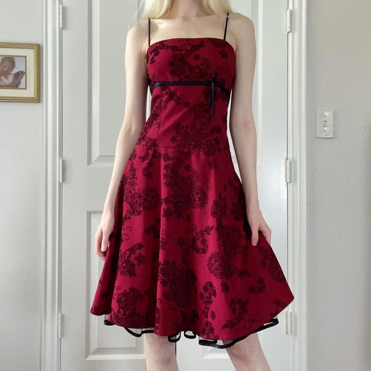 NiceVestidos – Burgunderrotes, geblümtes, kurzes Homecoming-Kleid, Ballkleid NV5693