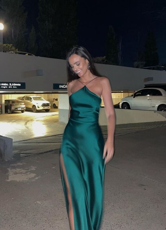 Robe de soirée longue en satin vert sans bretelles, simple et élégante, à épaules dénudées, avec cape à paillettes nv2519