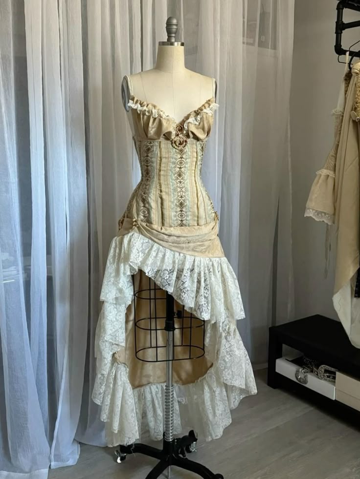 Champagne Gold Retro Fashion Exquisite Lace Elegant Long Satin Princess Court Style Ball Gown Evening Gown Party Dress nv3595