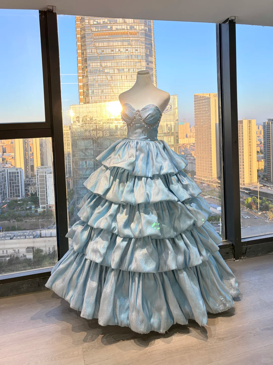 Ice Blue Strapless Princess Evening Gown Sweetheart Neck Pearl Rhinestone Shiny Tiered Cake Skirt Long Prom Dress  NV7017