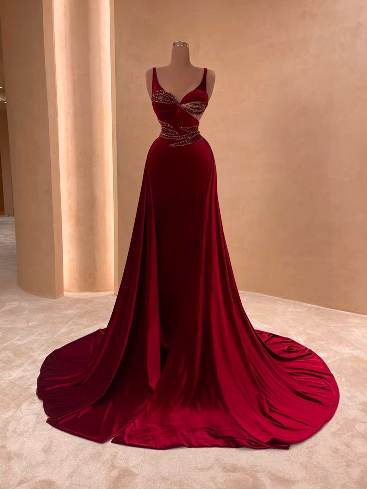 NiceVestidos - Une robe de bal longue, somptueuse, scintillante et ornée de perles. NV6118