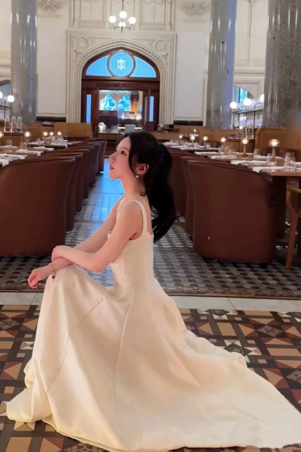 NiceVestidos - Mittellanges Homecoming-Kleid, Geburtstagskleid, zartes weißes Kleid aus Satin, NV5670