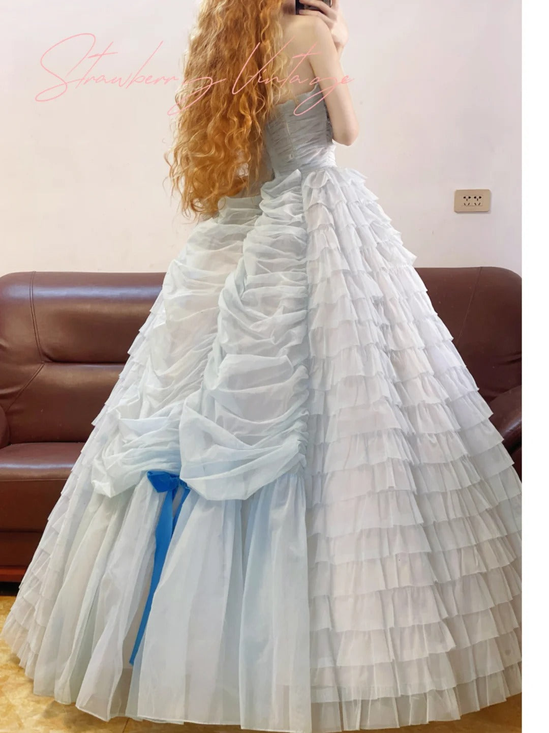 Rosa Vintage Elegantes langes mehrlagiges Prinzessinnen-Tüll-Ballkleid nv5028