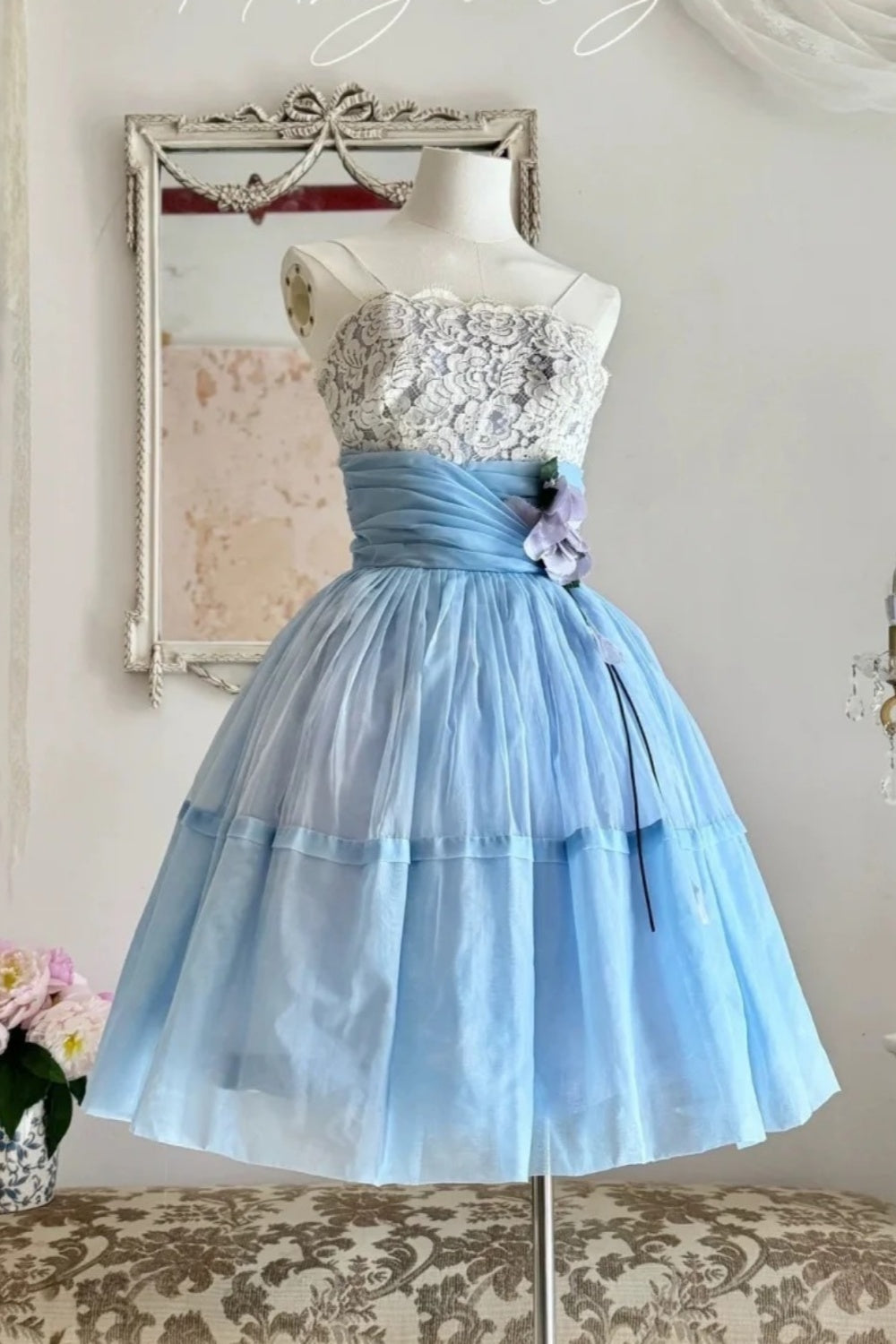 NiceVestidos--Blue Floral Delicate Lace Short/Mid-Length Tulle Homecoming Dress NV5668