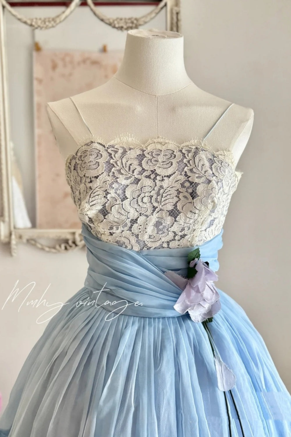 NiceVestidos--Blue Floral Delicate Lace Short/Mid-Length Tulle Homecoming Dress NV5668