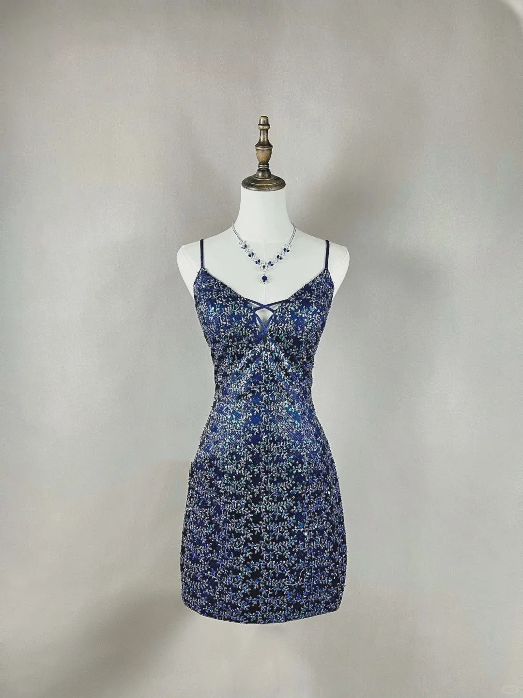 Blaues, florales, perlenbesetztes, kurzes Satin-Heimkehrkleid, Geburtstagskleid, NV4489