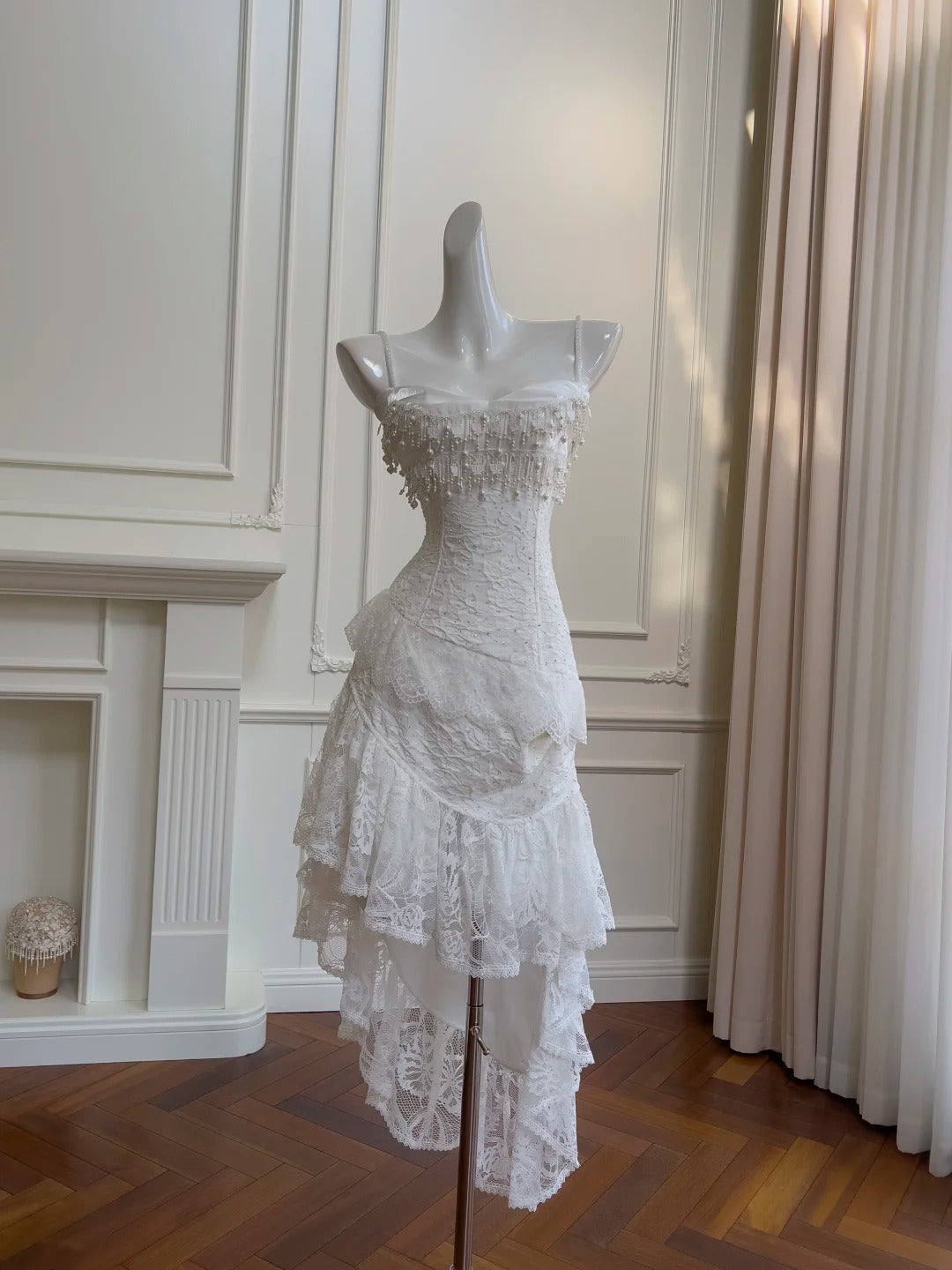 Robe de soirée longue en mousseline de soie, élégante et élégante, en dentelle blanche, douce et perlée, robe de bal, robe de soirée, robe d'anniversaire, robe de soirée, nv4139